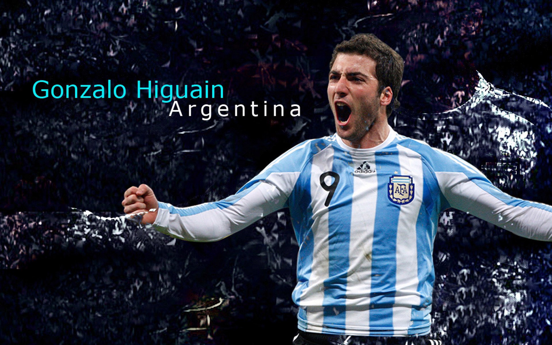 AIYOUXI-“飞盘争夺：三叉湖田径场上演极速空中对抗”